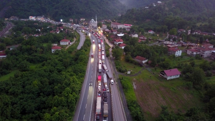 D-650 Karayolu Selden Dolayı Ulaşıma Kapandı