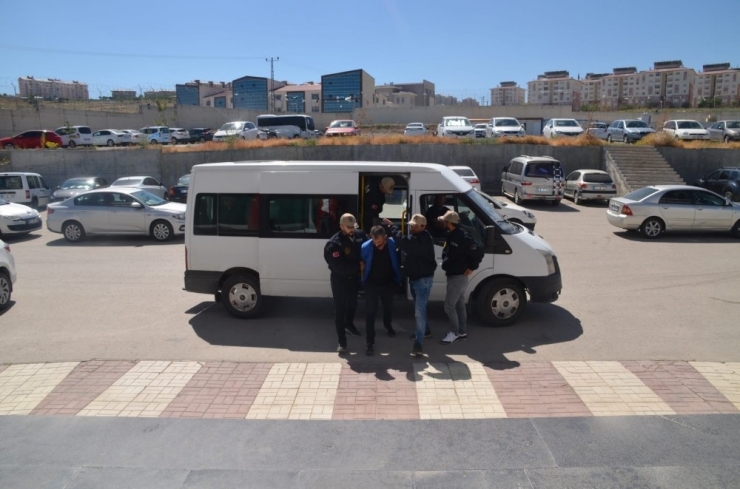Van’da Terör Operasyonu: 5 Gözaltı