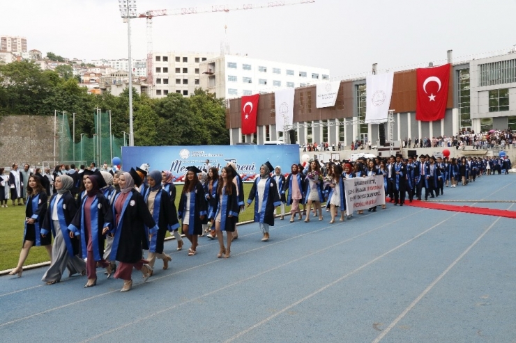 Beü’de 5 Bin Öğrenci Mezuniyet Coşkusu Yaşadı