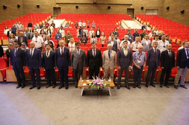 17. Uluslararası Geometri Sempozyumu Erzincan Da Düzenleniyor