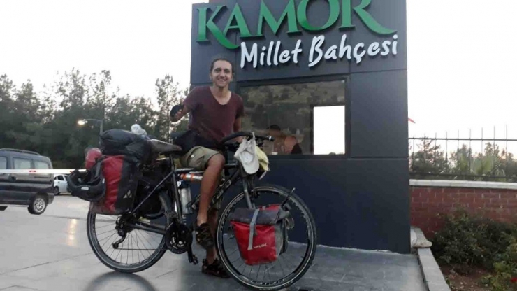 Bisikleti İle 10 Ayda 52 İl Gezdi