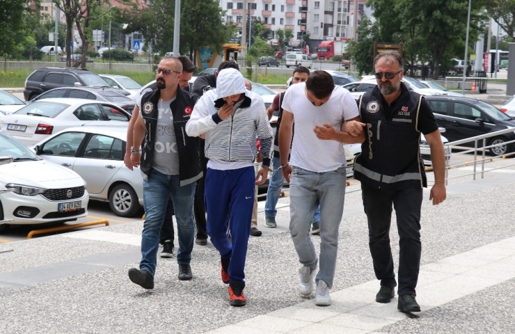 Bolu’da Uyuşturucu Operasyonu: 4 Gözaltı