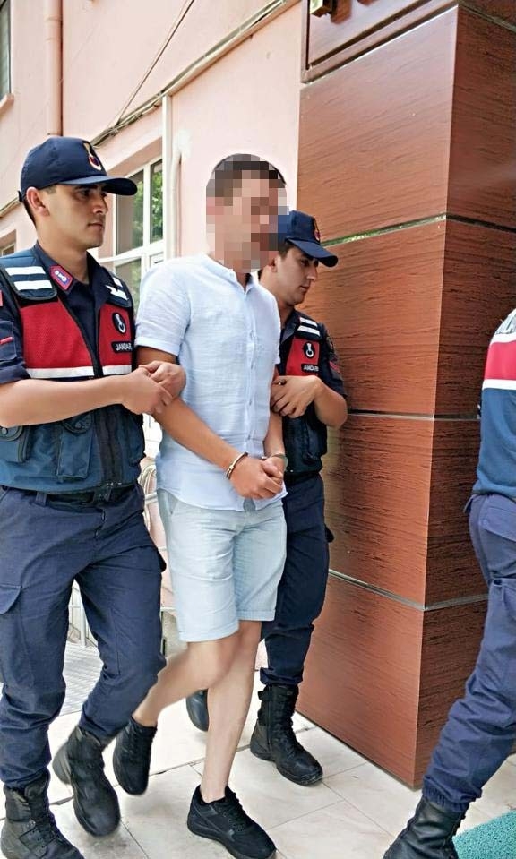 Köyde Yaşayan 4 Kişiyi 142 Bin Tl Dolandırdı