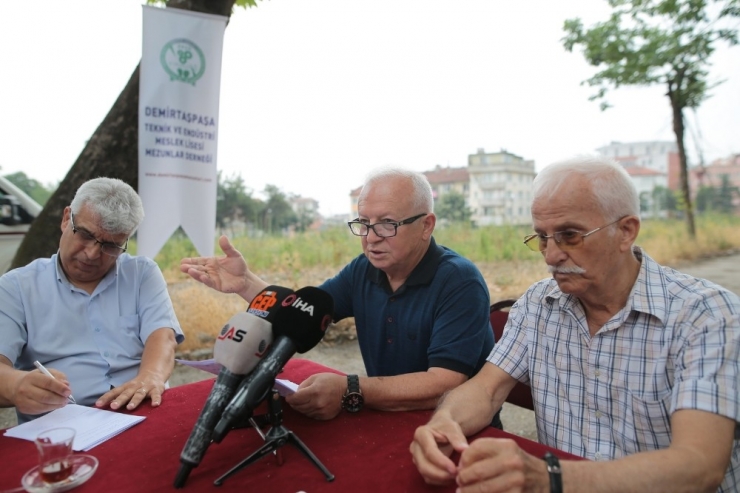 Depreme Dayanıksız Diye Yıkılan 13 Okulun Bir An Önce Yapılması İsteniyor