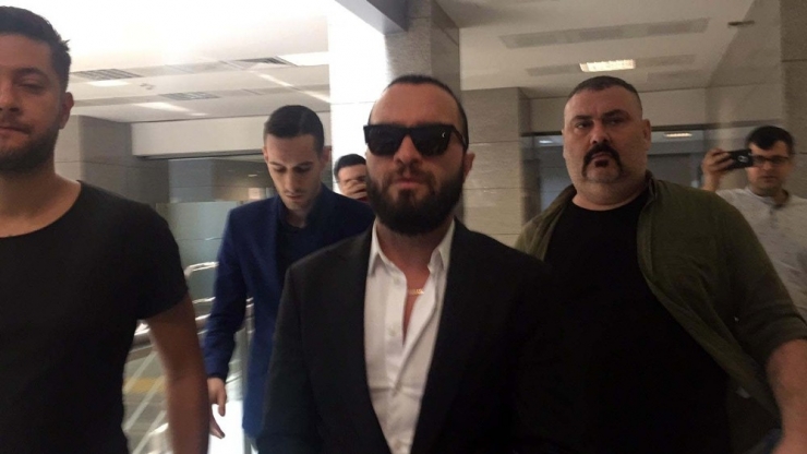 Şarkıcı Berkay İle Arda Turan Davasına Devam Edildi