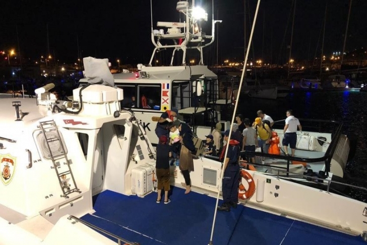 İzmir’de 44 Göçmen Yakalandı