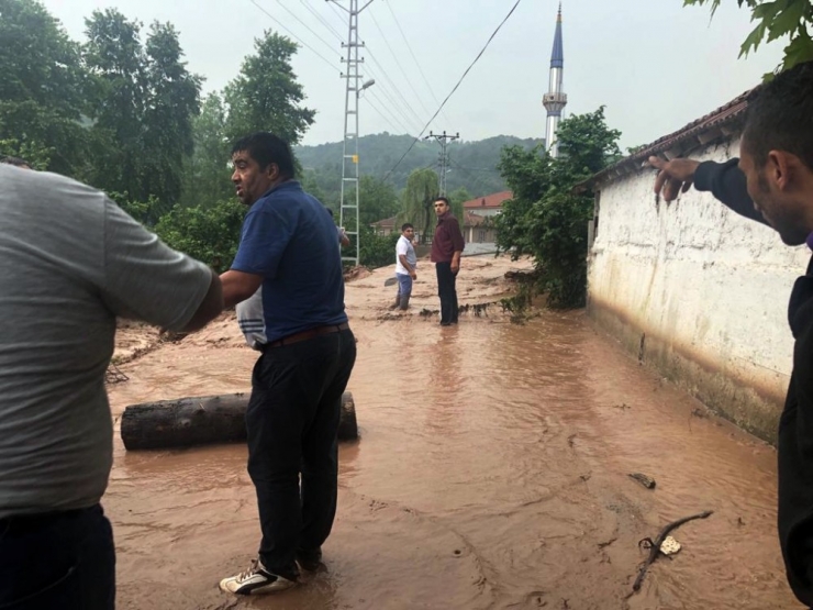 Selde Mahsur Kalan Vatandaşları Kurtarma Çalışması Başlatıldı