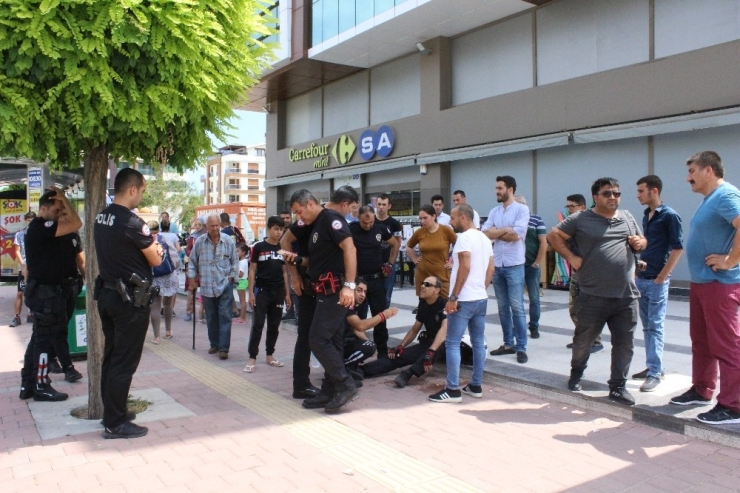 Kaza Yapan Polisten Duygulandıran Hareket