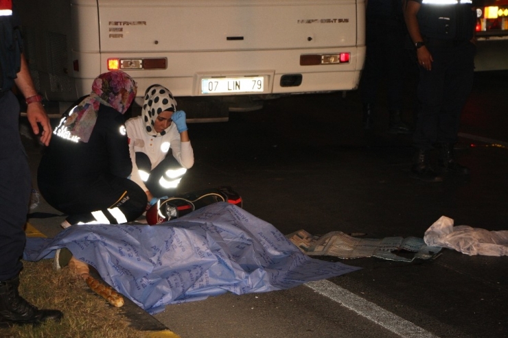 Kırmızı Işıkta Geçen Tur Otobüsü Motosiklet Sürücüsünü Ezdi: 1 Ölü