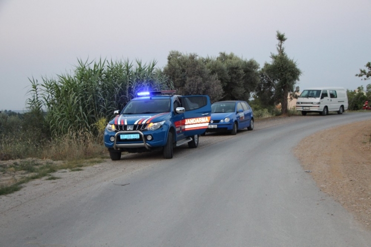 Antalya’da Otomobil Şarampole Yuvarlandı: 3 Yaralı
