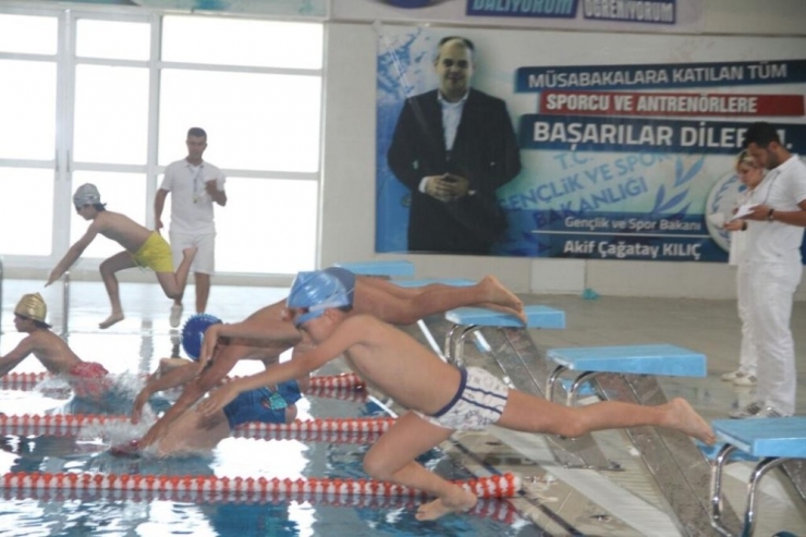 Minik Yüzücüden Önemli Başarı