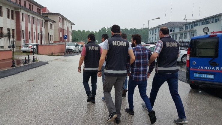 Düzce Merkezli İki İlde Fetö Operasyonu