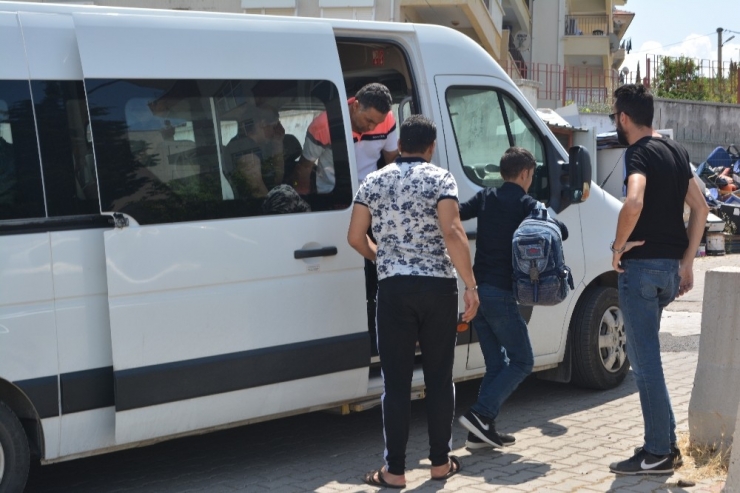 Ayvalık’ta 10 Mülteci Denizde Yakalandı