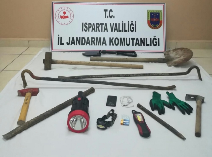 Isparta’da Viking Savaşçısı Figürlü Tarihi Eser Ele Geçirildi