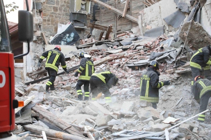 İtalya’da Binada Patlama: 3 Ölü