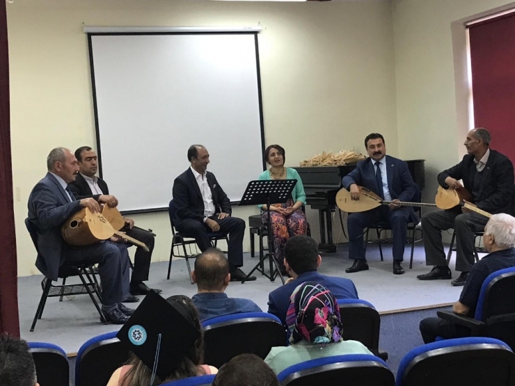 Kafkas Üniversitesi’nde, “Aşıklık Geleneği” Söyleyişi Ve Dinletisi