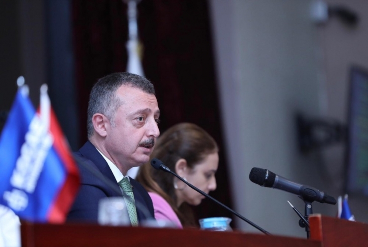 Büyükşehir’in Yönetim Yapısı Yeniden Yapılandı