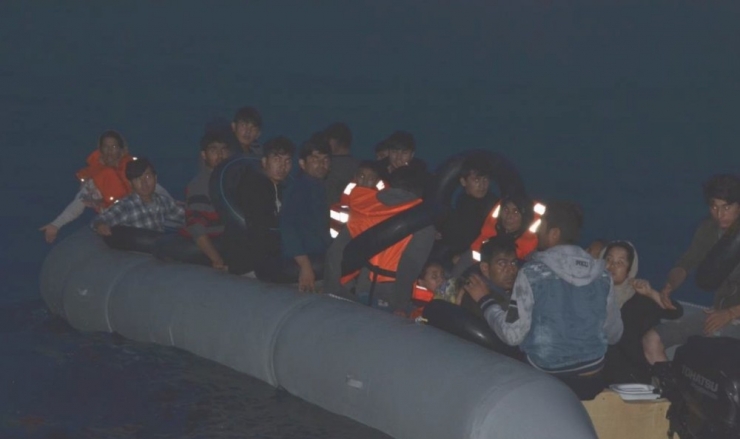 Kuşadası Körfezi’nde 15’i Çocuk 40 Kaçak Göçmen Yakalandı