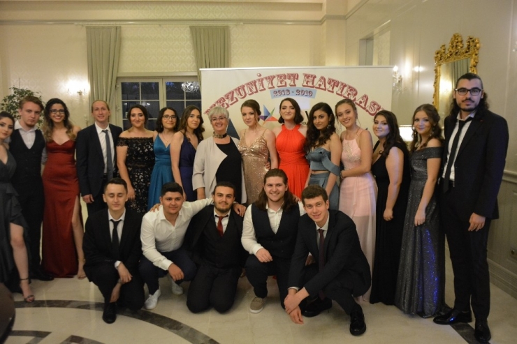 Öğrenciler Bütün Senenin Stresini Attı