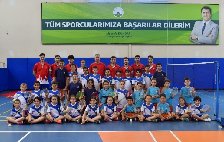 Genç Badmintonculara Millî Destek