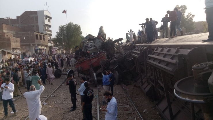 Pakistan’da Tren Kazası: 3 Ölü