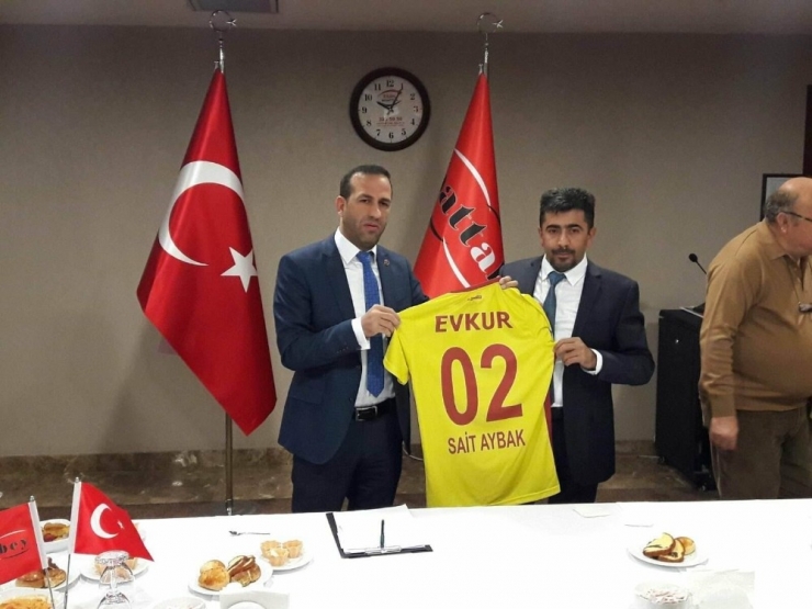 Evkur Yeni Malatyaspor’un Eski Yöneticileri Yeşilyurt Belediyespor’a Talip
