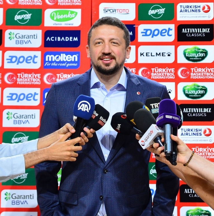 Hidayet Türkoğlu: "İnşallah Sorunsuz Bir Şekilde, Hak Edenin Kazanacağı Final İzleriz”