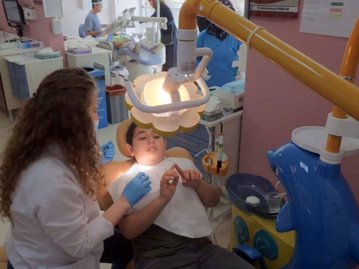 Manisalıların Ağız Ve Diş Sağlığı Emin Ellerde