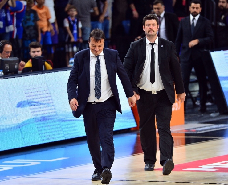 Ergin Ataman’ın 4. Lig Şampiyonluğu