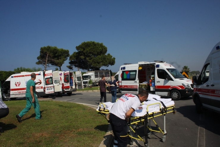 Antalya’da Tur Midibüsü Kazası: 4’ü Turist 9 Yaralı