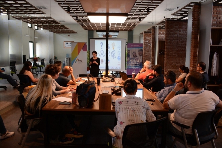 Arinkom’dan “Sosyal Bilimlerde Fikri Haklar Mümkündür” Konferansı