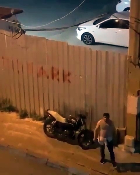 Hırsızdan Müdahalede Bulunan Vatandaşa Pişkin Cevap: "Çalıyorum, Ne Yapacaksın"