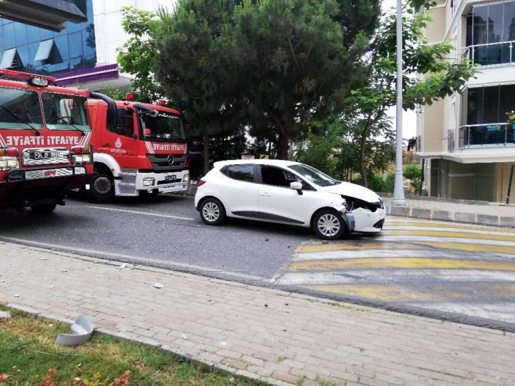 Yokuş Aşağıya Seyreden Kamyon Önce Araca Çarptı Sonra Devrildi: 1 Yaralı