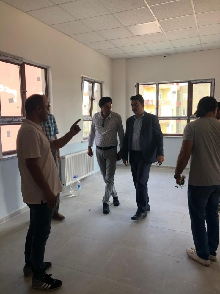 Genel Sekreter Köklü, Spor Salonu Yapım Çalışmalarını İnceledi