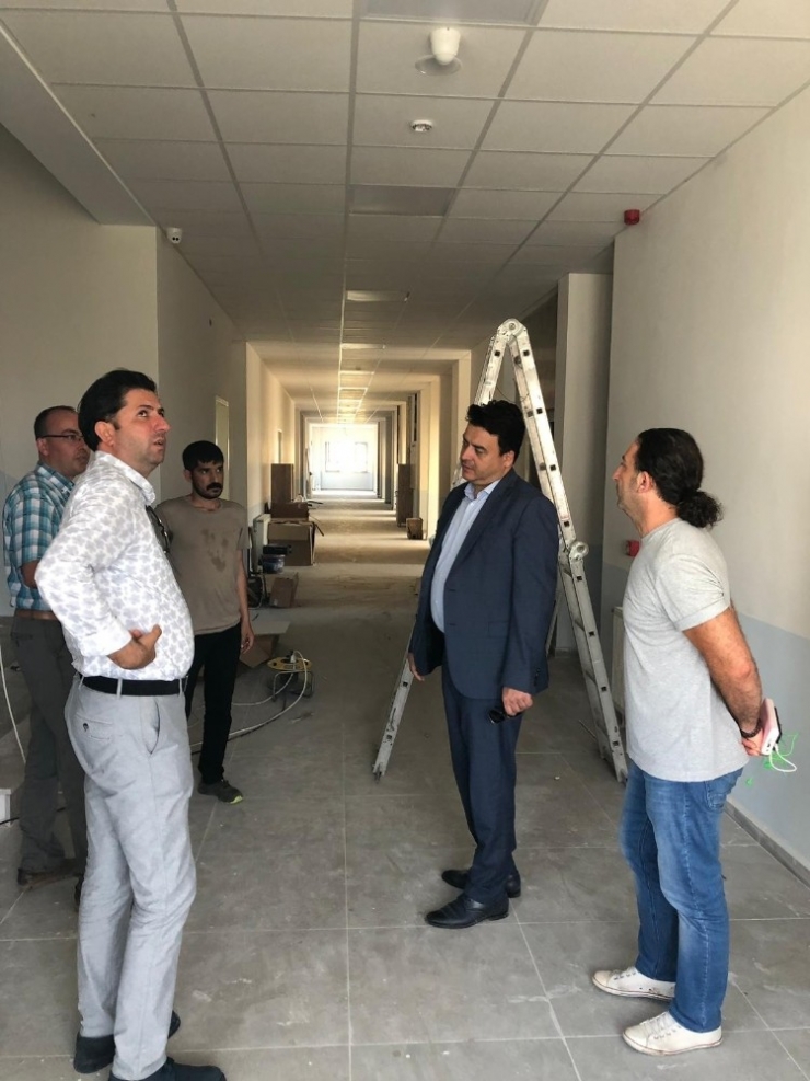 Genel Sekreter Köklü, Spor Salonu Yapım Çalışmalarını İnceledi