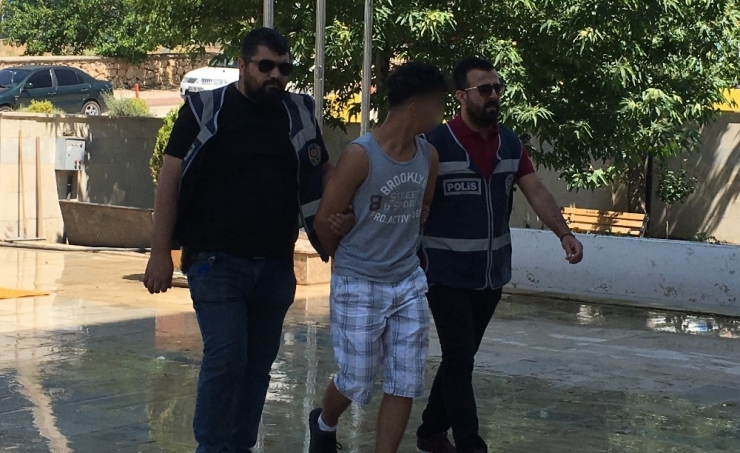 Görevliyi Sopayla Darp Edip, İş Yeri Soyan Şüpheli Yakalandı