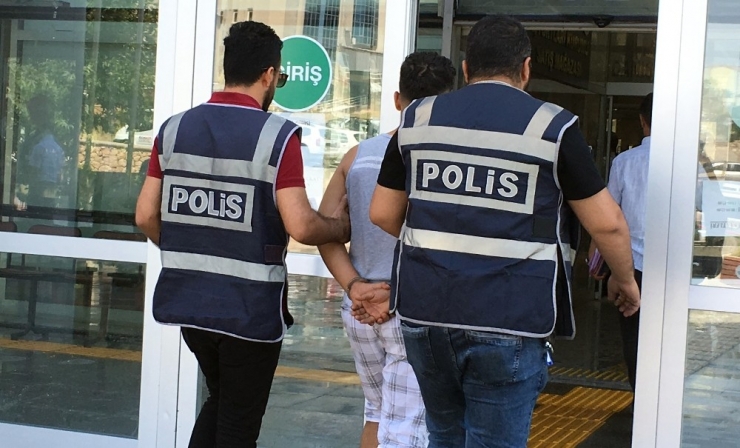 Görevliyi Sopayla Darp Edip, İş Yeri Soyan Şüpheli Yakalandı