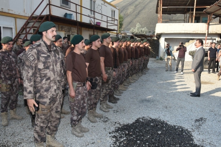 Hakkari Polisinden Kurban Kesimi