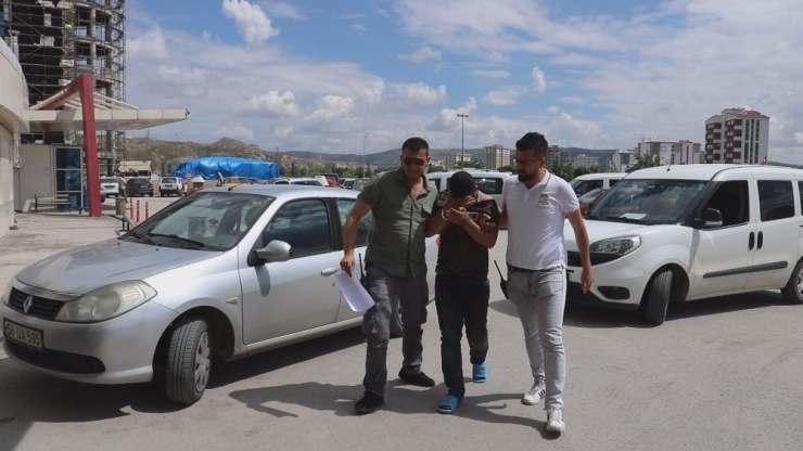 Polisle Çatışan Zanlılar Sivas’ta Yakalandı