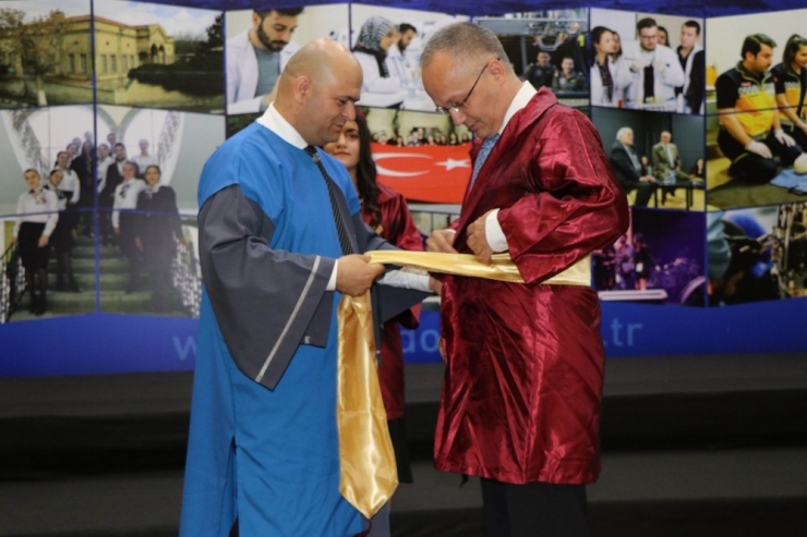 48 Yaşında Üniversite Birincisi Oldu