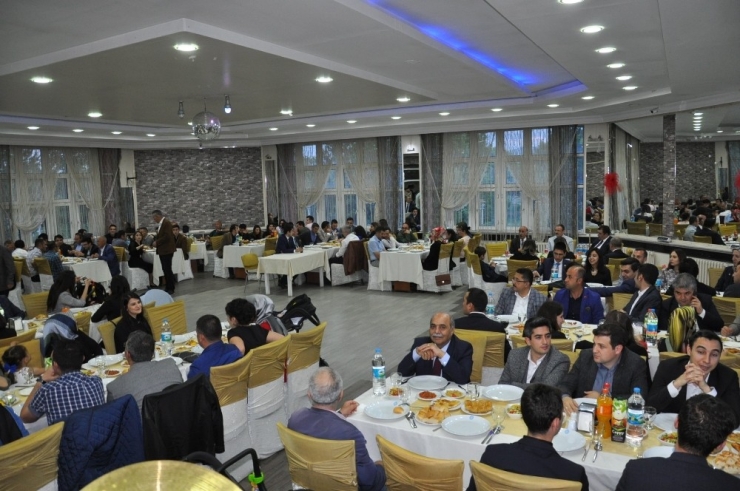Kars’ta Hakim Ve Savcılar Veda Yemeğinde Bir Araya Geldi
