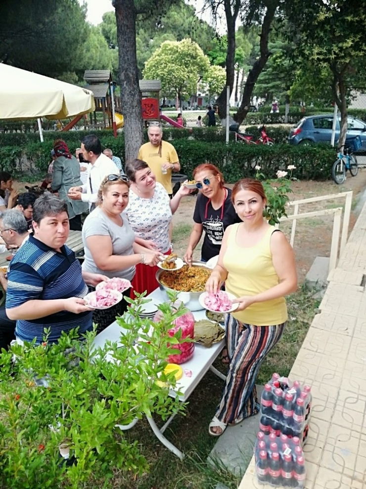 Ayvalık’ta Engellilerden Geleneksel Kısır Günü