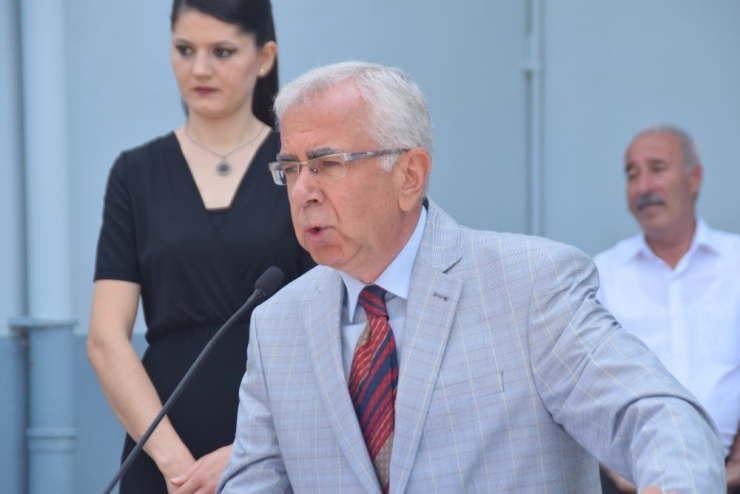 Mustafakemalpaşa Myo’da Mezuniyet Coşkusu