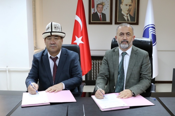 Saü İle Kırgızistan Oş Devlet Üniversite Arasında İşbirliği