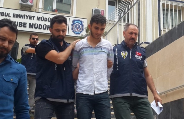 Şişli’de Motosikletli Gaspçılar Güvenlik Kamerasında