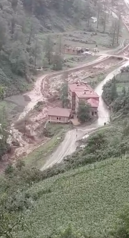 Yeşilyurt’ta Da Sel Böyle Gelmiş