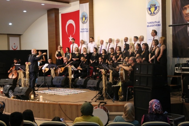 Turgutlu’da Halk Müziği Ziyafeti