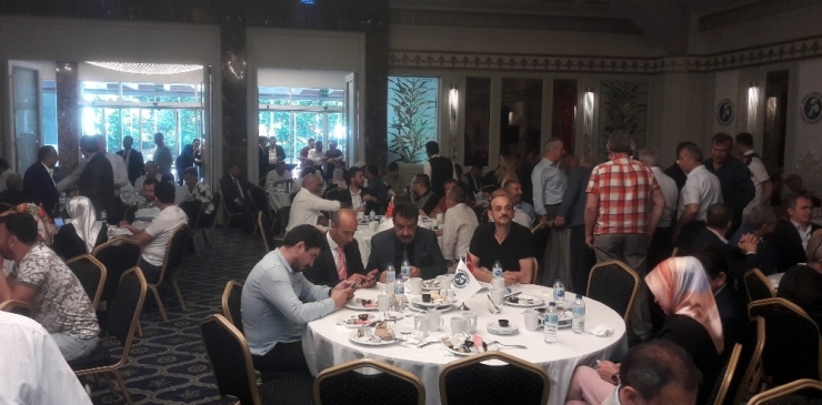 Binali Yıldırım Sivaslı İş İnsanlarıyla Bir Araya Geldi