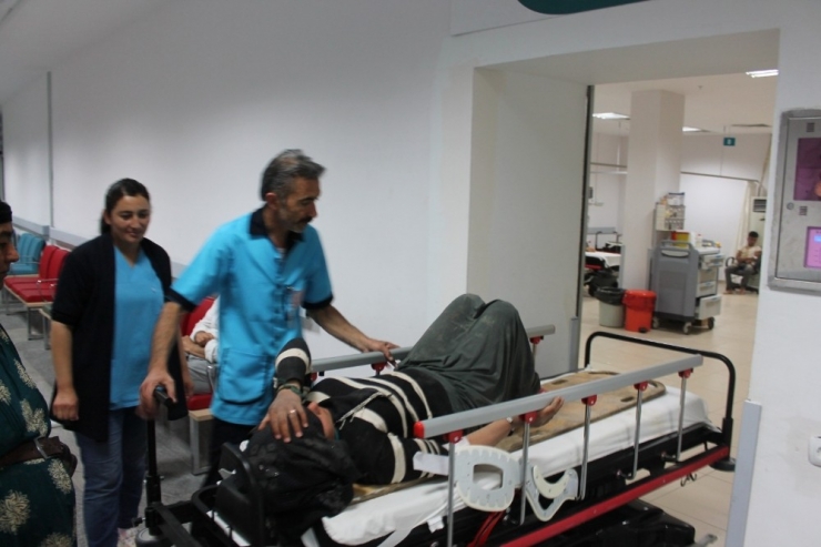 Aksaray’da Tarım İşçilerini Taşıyan Minibüs Devrildi: 11 Yaralı