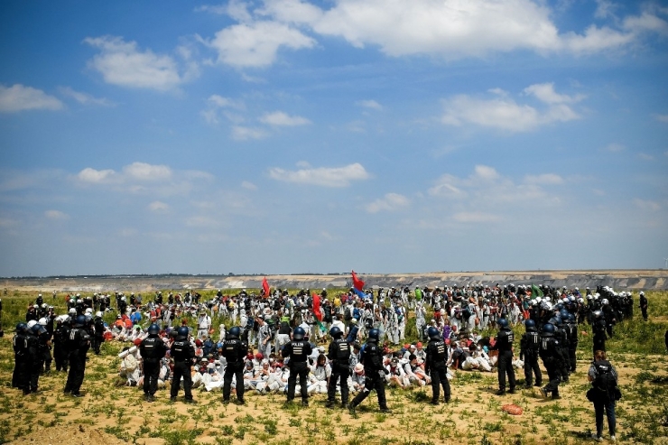 Almanya’da Binlerce Kişi Çevre İçin Eylem Yaptı
